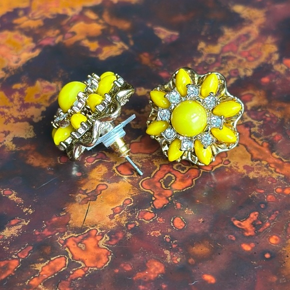 J Crew Vintage Flower Yellow Enamel Stone Bead CZ Gem Stud Gold Plated Earrings - Picture 4 of 6